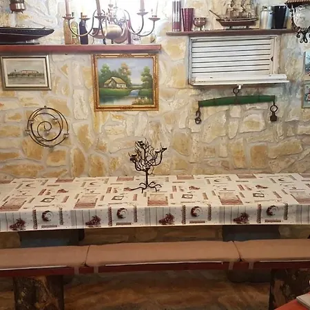 Apertment & Studio Fenix Holiday home Benkovac