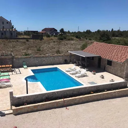 Holiday home Apertment & Studio Fenix *