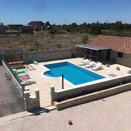 Holiday home Apertment & Studio Fenix *