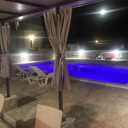 Apertment & Studio Fenix Holiday home *